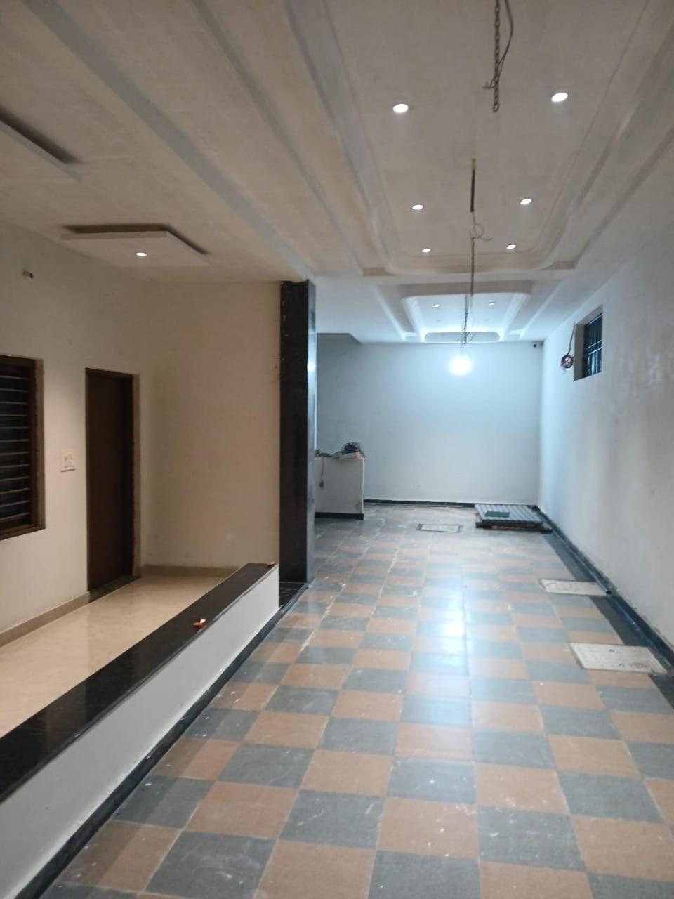 Hotel Jaipur In, Jatipura Parikrama Marg Near Mukharvind Temple Govardhan Ngoại thất bức ảnh